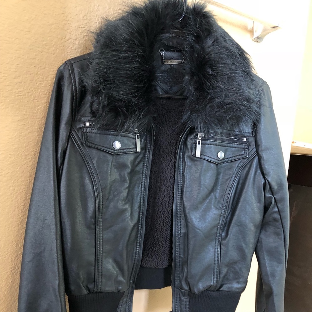 JuoJuo never worn .